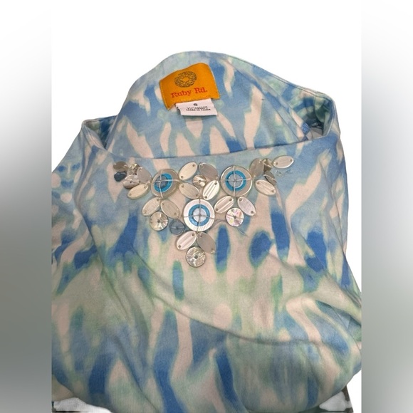 EUC Blue & White tie dye Ruby Rd Embellished neckline tee tropical resort boho S - Picture 2 of 5